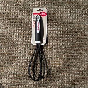 5/$13 Betty Crocker Black and White Whisk NWT Egg beater baking cooking